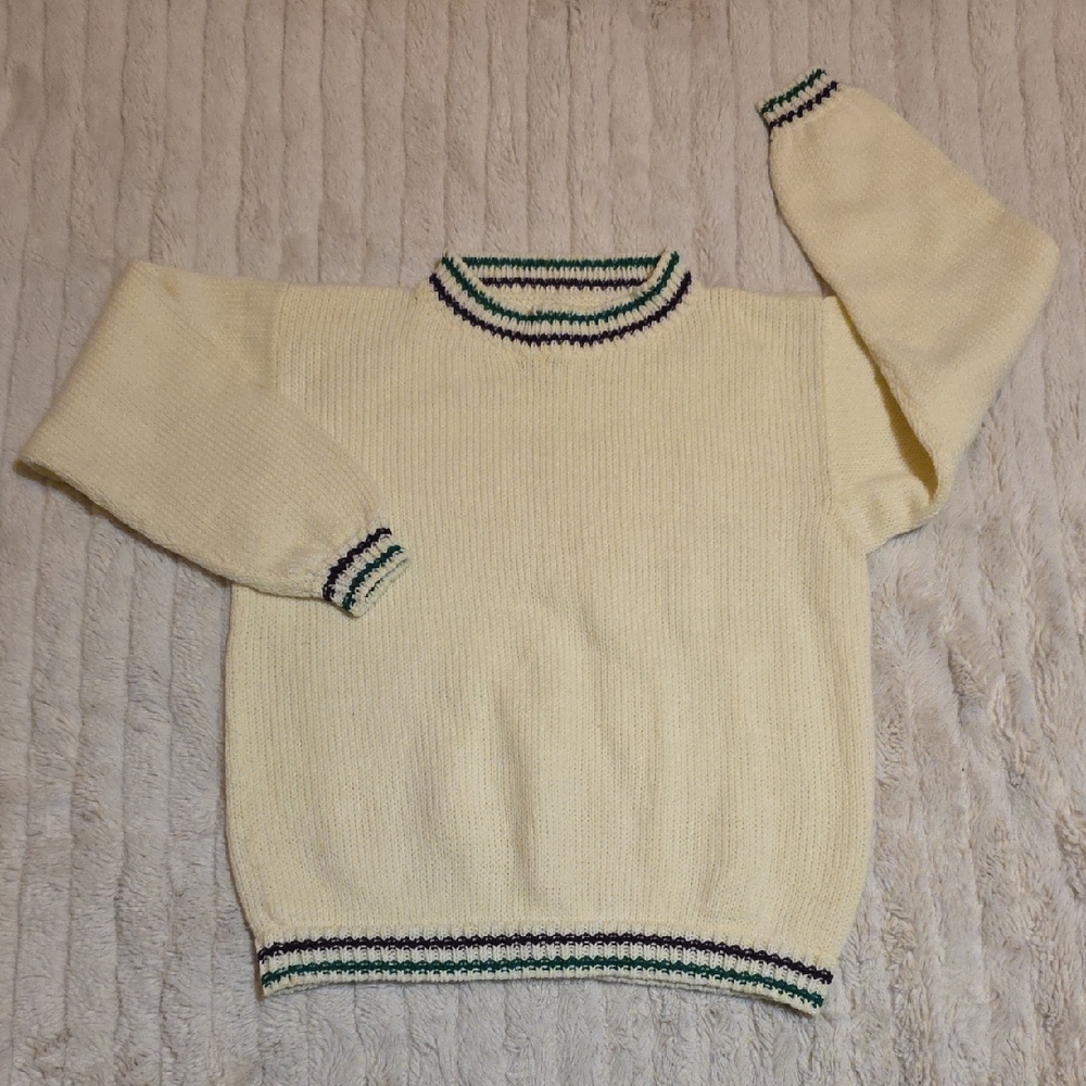 🟤Vintage Handmade KNITTED-Classic Cream Sweater with Green Accents🟤
